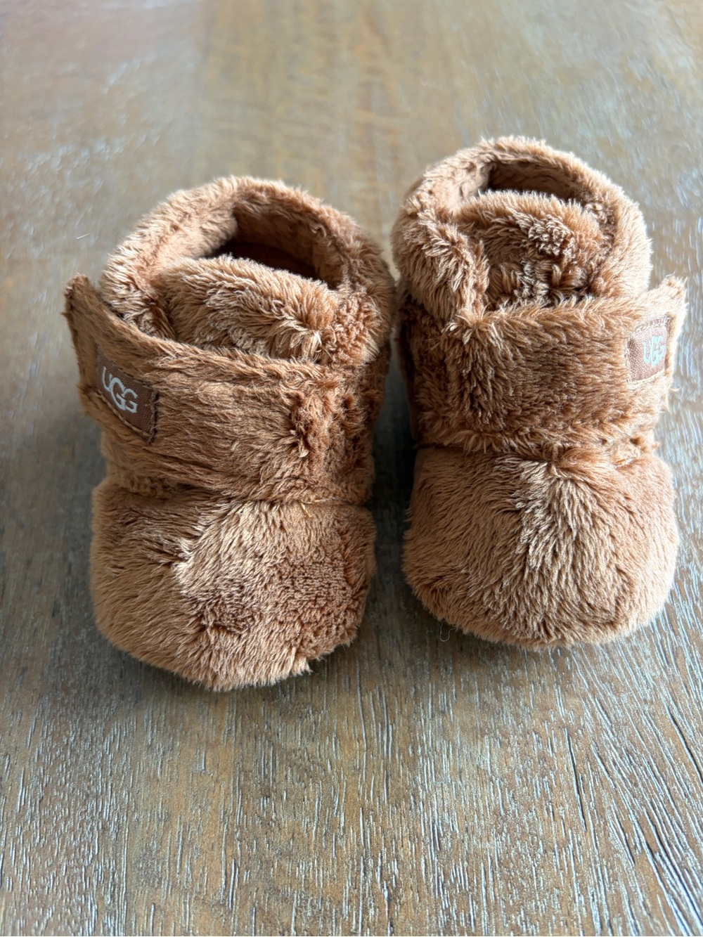 UGG Cozy Plush Infant Slippers in Chestnut Brown